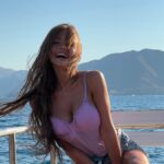 Валя Карнавал